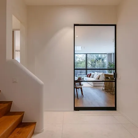 Warm Family By The Sea - La Madrague Villa