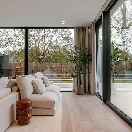 Warm Family By The Sea - La Madrague Villa