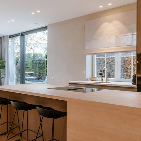 Warm Family By The Sea - La Madrague Villa