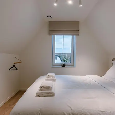 Warm Family By The Sea - La Madrague Villa