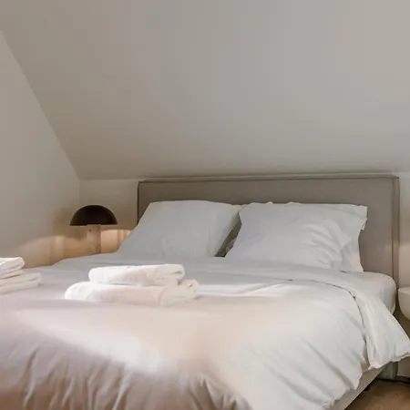 Warm Family By The Sea - La Madrague *