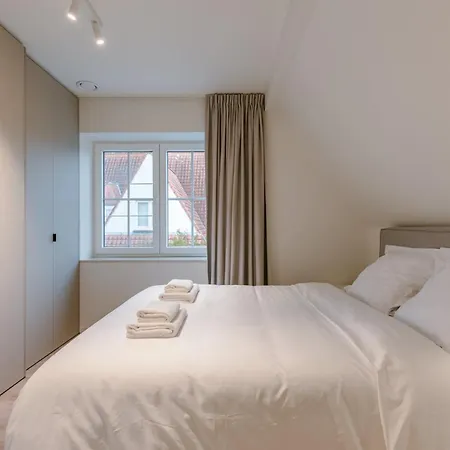 Warm Family By The Sea - La Madrague Villa